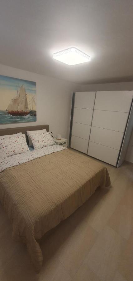 Hause Lupic Apartamento Rab Town Exterior foto