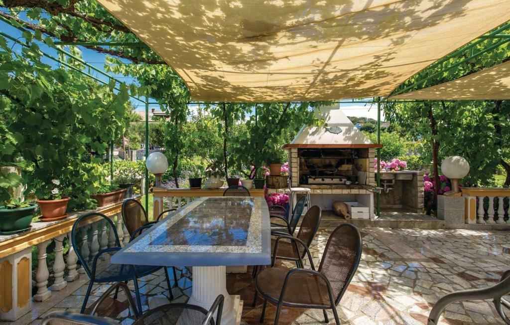 Hause Lupic Apartamento Rab Town Exterior foto