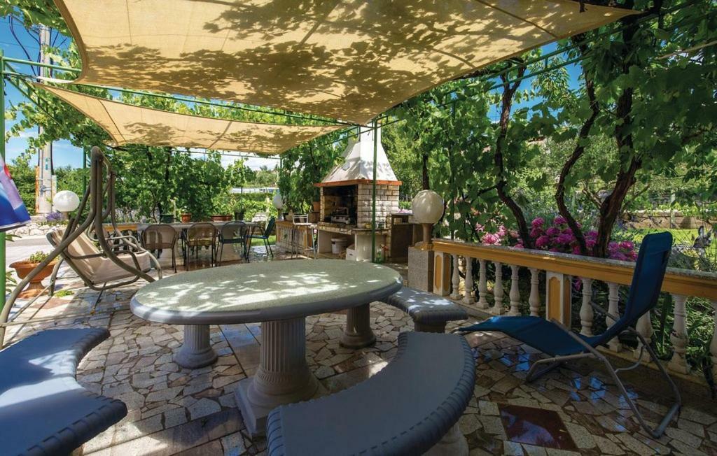 Hause Lupic Apartamento Rab Town Exterior foto